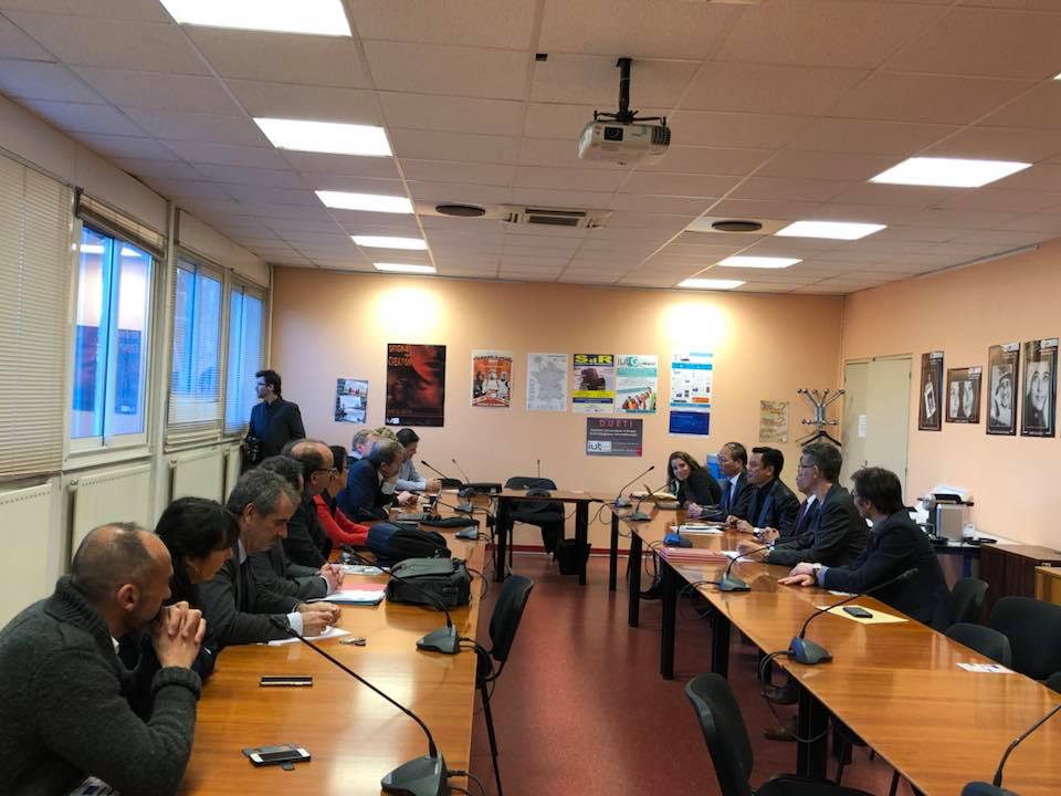 THUONGMAI UNIVERSITY&#039;S WORKING DELAGATION VISITED AND SIGNED COOPERATION AGREEMENTS WITH UNIVERSITIES IN THE FRENCH REPUBLIC