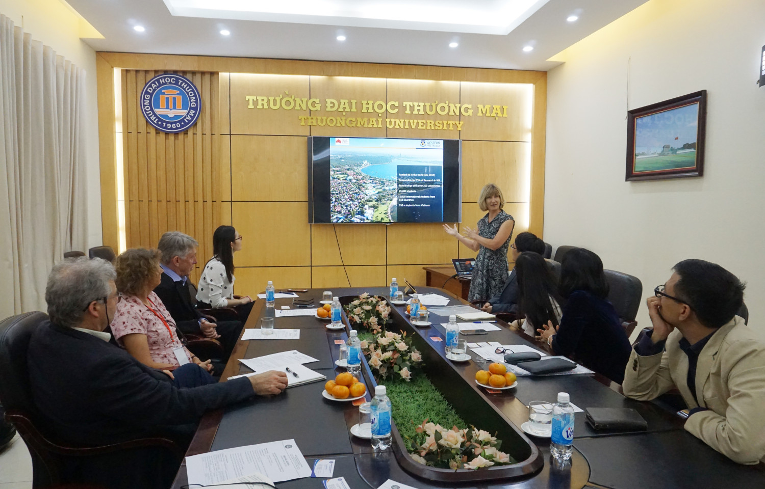 Thuongmai University receives and works with University of West Australia (Australia)