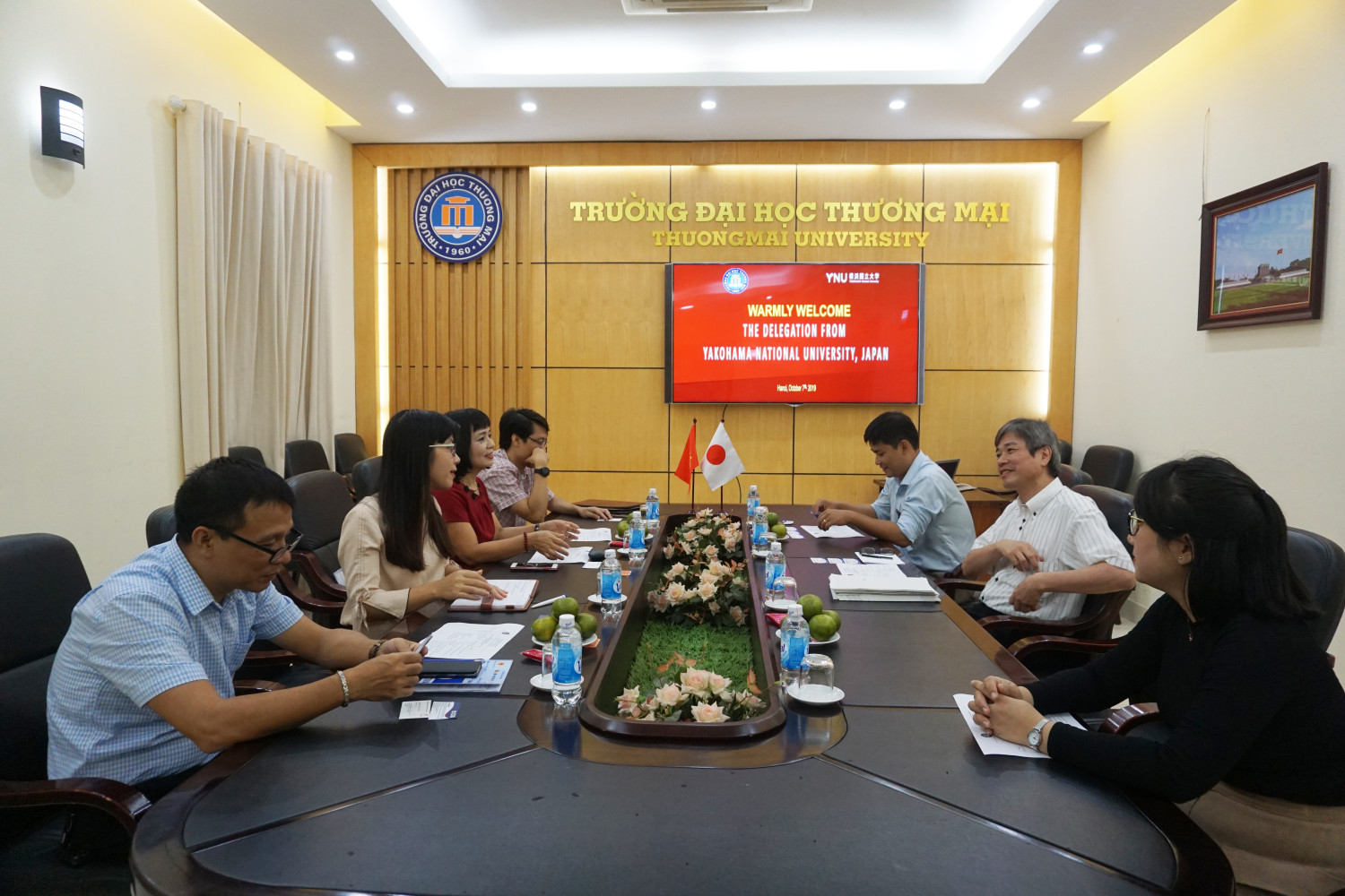 Thuongmai University receives and works with the delegation from Yokohama National University, Japan