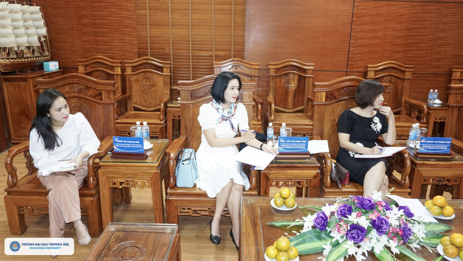 1 Trường Đại học Thương mại tiếp và làm việc với ĐSQ Pháp